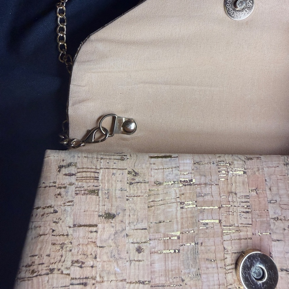 Chic Cork Top-Handle Tan Handbag with Crossbody Chain - Picture 6 of 8